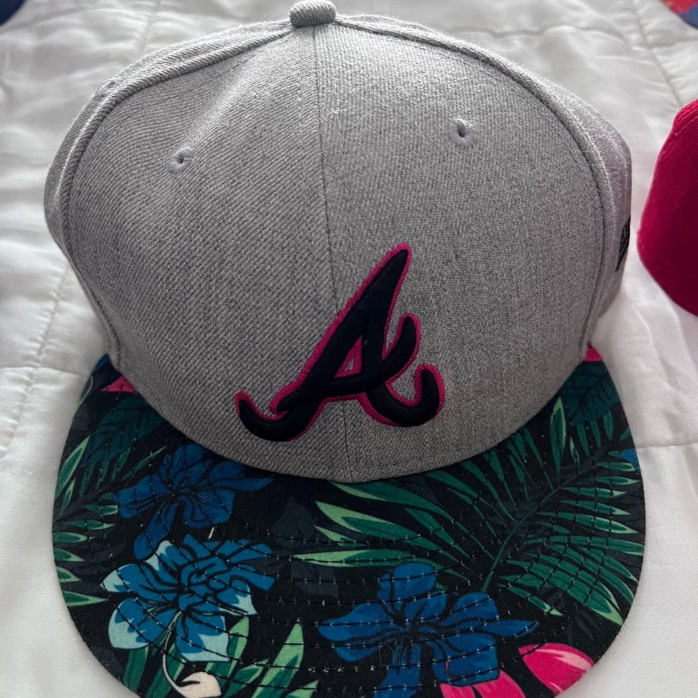 Atlanta Braves Floral Hat 7 3/8 - Good Condition